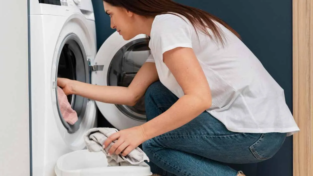 Tennisbollar i tvätten – ett oväntat knep för renare tvätt