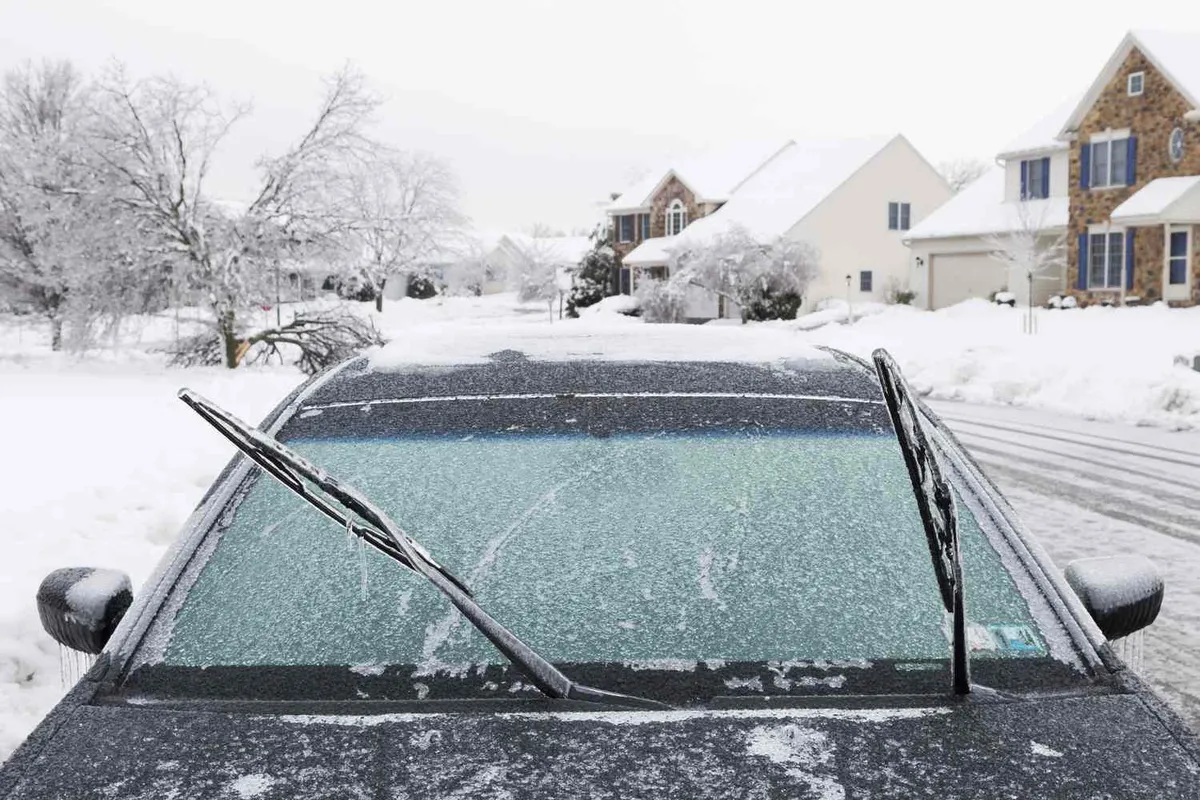 Experter förklarar: ställ upp vindrutetorkarna innan snön kommer